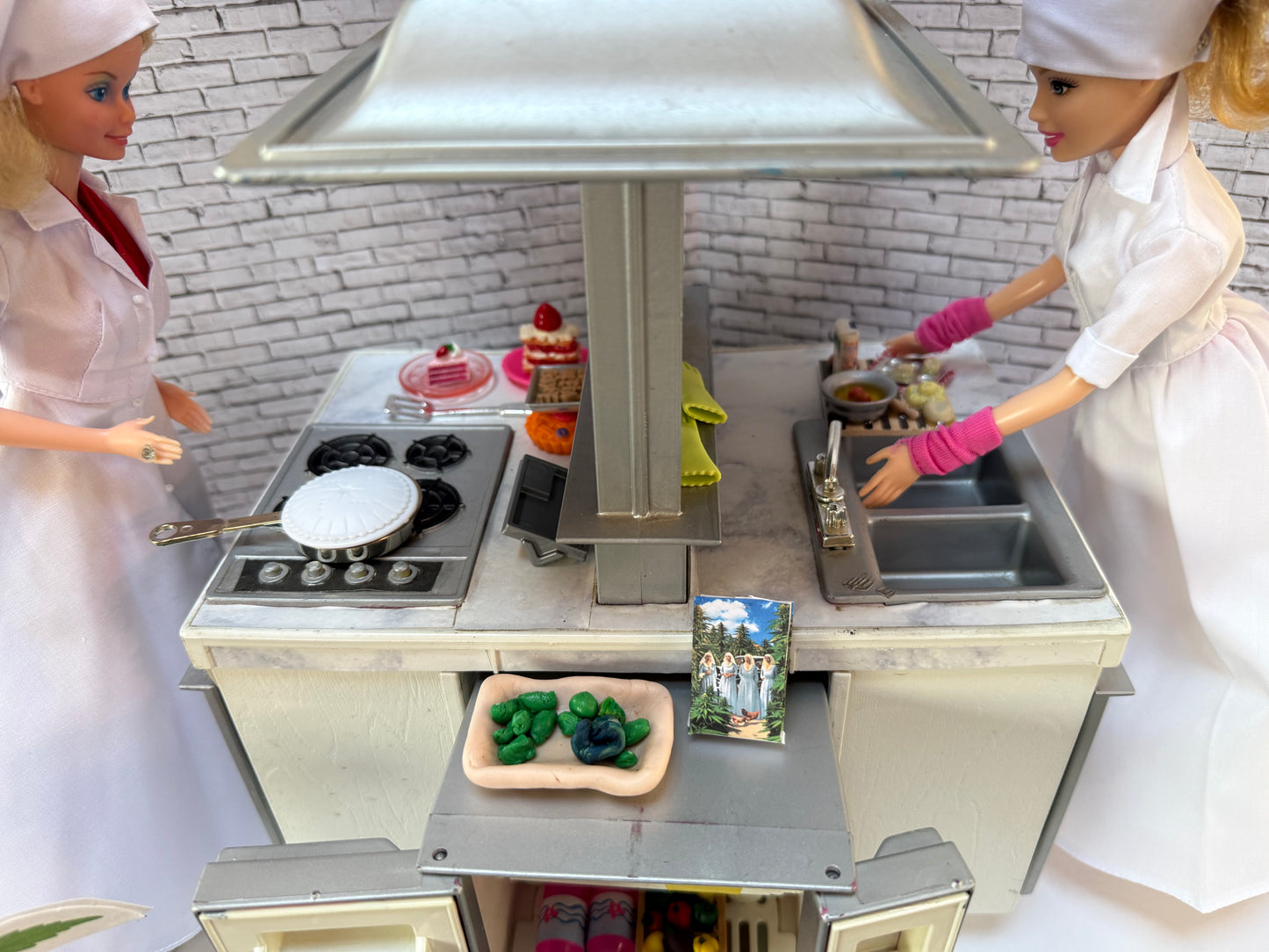 Edible Bakery Barbies